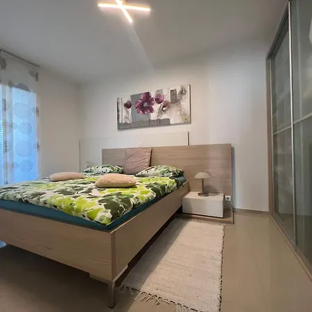 Lena Apartament *